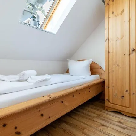Bussard Comfortable 度假居 *
